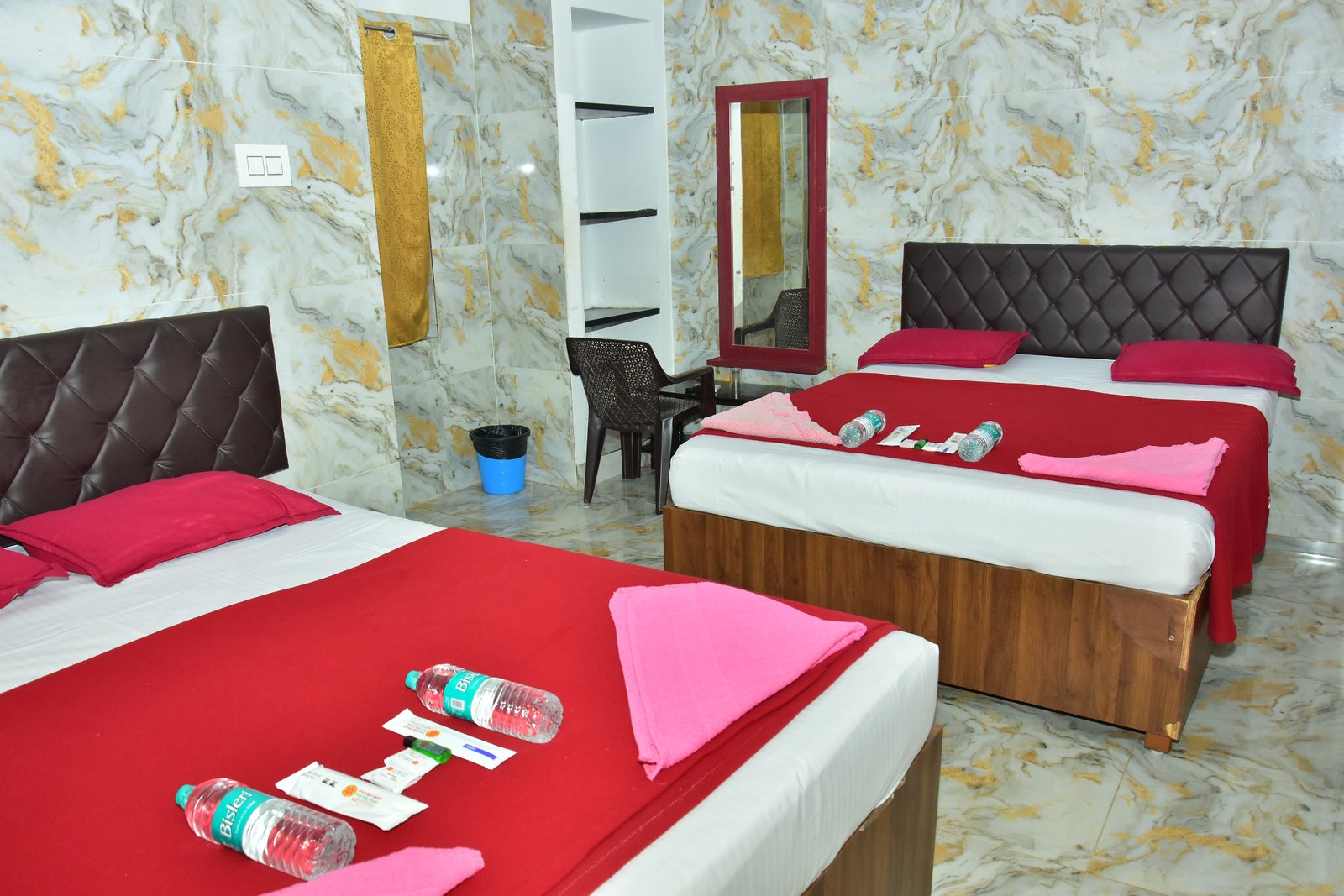 4 Guest Room Family Suite